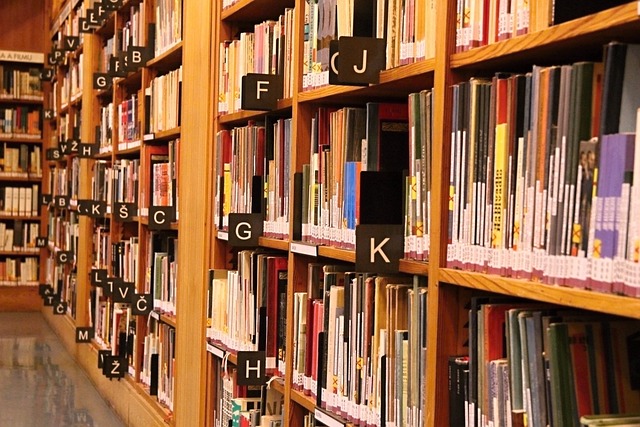 Von der Bibliothek zur Party Von der Bibliothek zur Party